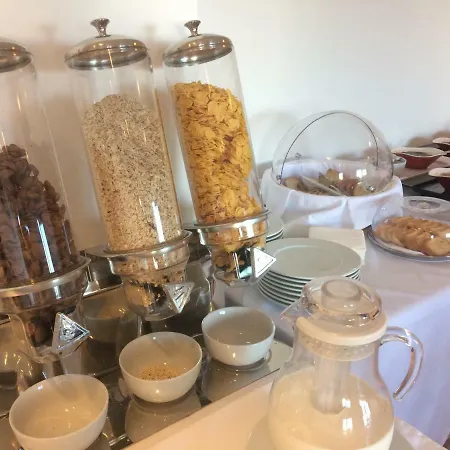 Sole מלון סרנדה